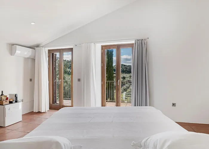 Cortijo La Almazara 론다